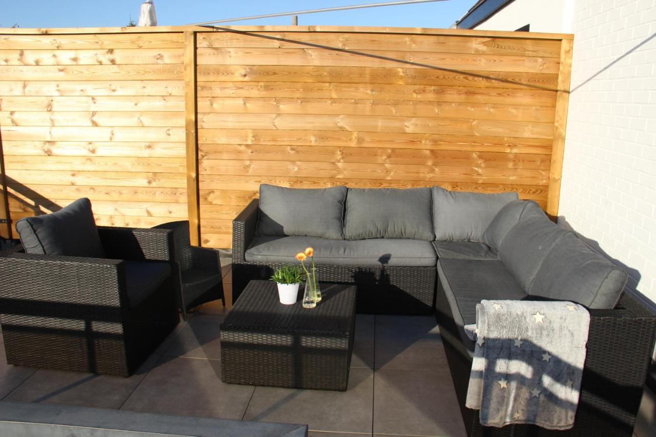 Family Appartement 'Marieo' With Game Room And Outdoor Facilities Gistel Exterior photo