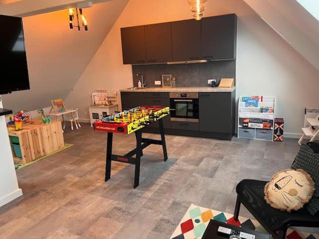 Family Appartement 'Marieo' With Game Room And Outdoor Facilities Gistel Exterior photo